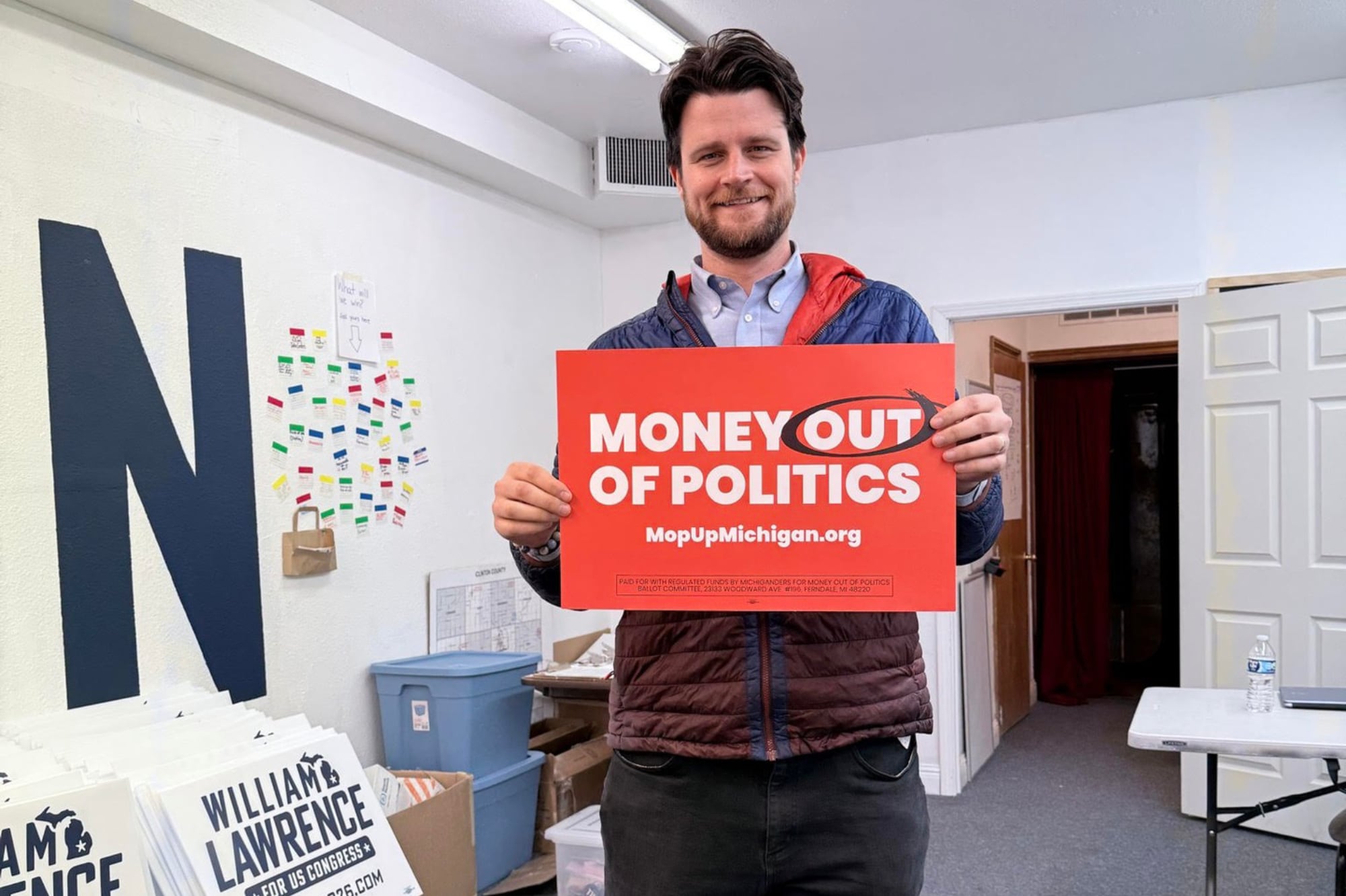 Quién es William Lawrence: el Mamdani de Michigan, aliado de Bernie Sanders, que ganó las primarias demócratas