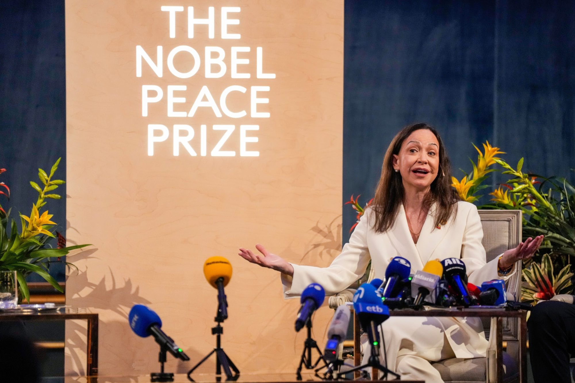 La ganadora del Premio Nobel de la Paz, María Corina Machado, habla durante una conferencia de prensa en el Grand Hotel de Oslo, Noruega