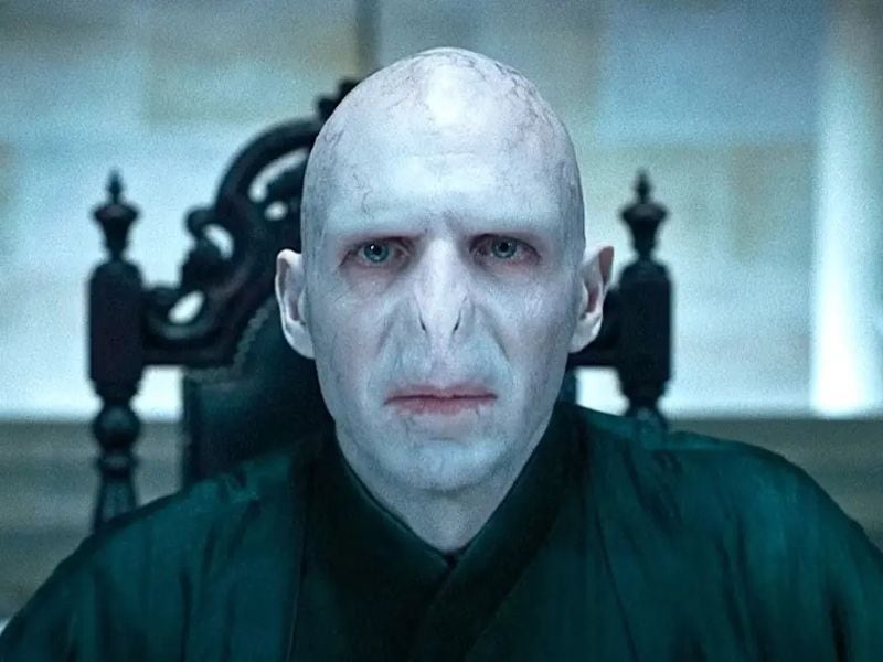 Ralph Fiennes no quiere volver a ser Voldemort: así está hoy el actor más camaleónico con tres nominaciones a los Oscar