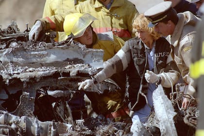 A 22 años de la tragedia de LAPA, las impactantes imágenes del accidente permanecen en la memoria de todos. 