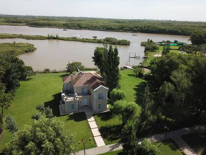 La oferta. Una casa de 65 m2 cubiertos en un lote de 1200 m2 sobre el río Paraná de las Palmas se vende a US$ 65.000