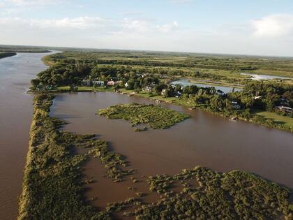 A 30 minutos de Puerto Madero. El country náutico Santa Mónica se ubica en un canal entre el Delta y el Río de la Plata