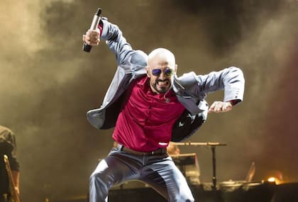 A Abel Pintos se lo vio exultante. emocionado y muy alineado con su público