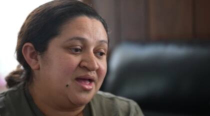 A Ada Bell Baquedano Amador, madre del joven futbolista, le dieron 30 días para irse del país