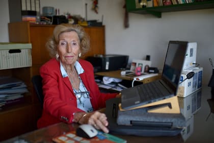 A Alcira Calvo de Ramírez, a los 70 años le dijeron que ya no podía ejercer la docencia: "Fue terrible", recuerda