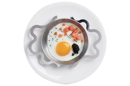 A Alessandro Mendini (Milán, 1931), Alessi le encargó ‘Tegamino’ para celebrar los placeres cotidianos y el buen humor.