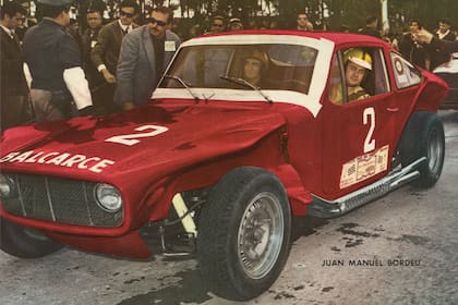 A bordo de La Coloradita, su mítica coupé