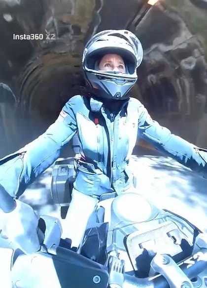 A bordo de su moto, Carolina Baldini detalló cómo fue su viaje por Europa