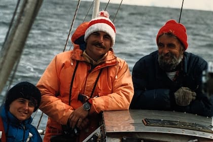 A bordo del Pequod, el velero con el que viajó a la Antártida y volvió en 1984.