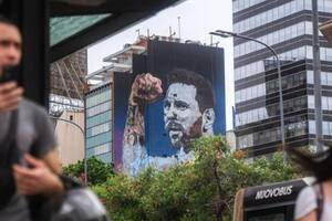 El imponente mural de Lionel Messi que inauguraron en plena avenida 9 de Julio
