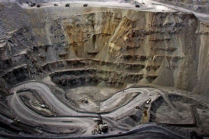 A cielo abierto. Vista panorámica del yacimiento Bajo La Alumbrera, del que cada año se extraen 40 millones de toneladas de roca. La empresa explora hoy, a sólo 2 kilómetros