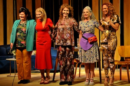 A comienzos de 2025, Esther Goris participó en el reestreno de Perdidamente para reemplazar a Leonor Benedetto