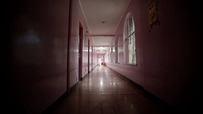 Un pasillo de la unidad de cuidados intensivos del hospital de Sanaa