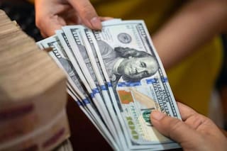 El dólar arrancó la semana estable y analistas advierten de la presencia del Tesoro