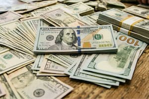 A cuánto cotiza el dólar oficial y blue este martes 14 de abril