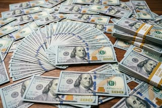A cuánto cotiza el dólar oficial y blue este martes 28 de abril