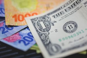 ¿A cuánto cotizaron el dólar oficial y el blue este lunes 26 de junio?