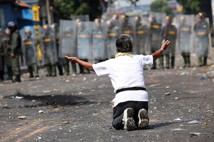 La ayuda humanitaria supone el principal pulso entre Maduro y Juan Guaidó