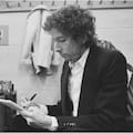 A 10 años del día en que el rock se volvió literatura: Bob Dylan y un Nobel que enfureció a los académicos