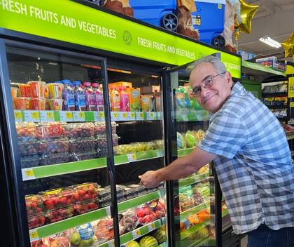 A diferencia de otros minoristas, Dollar General aún depende en gran medida de cajeros en lugar de sistemas de autoservicio