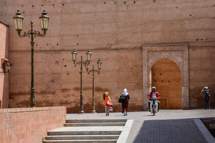A diferencia de otros países musulmanes, los visitantes no tienen autorizada la entrada a mezquita alguna