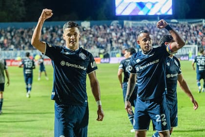 A diferencia del equipo de Jorge Almirón, el conjunto de Mendoza fue contundente y conformarse no le salió mal.