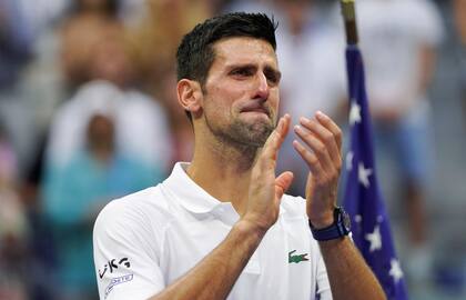 A Djokovic lo sobrepasó la presión de poder conseguir el Grand Slam en la final de 2021 en Nueva York; ahora no piensa en la historia, pero puede alcanzar un récord grande este domingo.