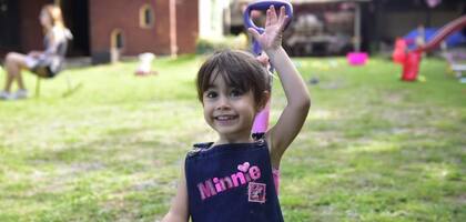 A Emma le gusta salir a pasear, ir a la plaza, ama la naturaleza, le gusta ir al cine y la natación es su debilidad.