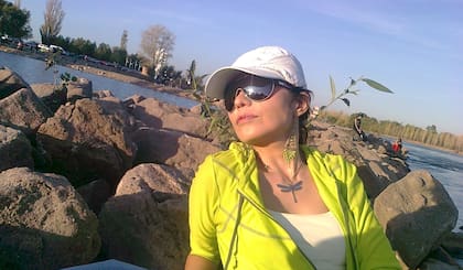 A Erika le colocaron una placa de titanio a los seis meses del accidente, una vez que la herida había cicatrizado lo suficiente para permitir la cirugía.