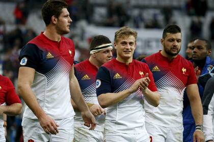 A Francia le costó, pero venció en el debut a Italia