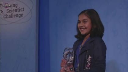 A Gitanjali Rao se le ocurrió inventar este dispositivo al ver a sus padres utilizar tiras para examinar los niveles de plomo en el agua