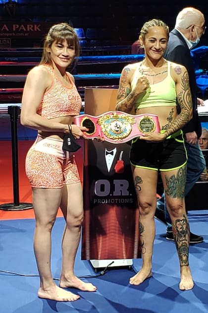 A horas del regreso del legendario Estadio Luna Park, Marcela "La Tigresa" Acuña y Debora "La Gurisa" Dionicius cumplieron con la báscula.