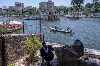 Aunque el gobierno ha ofrecido poca información sobre sus planes, los residentes dicen que las autoridades han presionado en los últimos años para reemplazar las casas flotantes con cafés y restaurantes flotantes