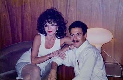 "A Joan Collins la traje a Buenos Aires en plena época de Dinastía, así que no podíamos salir a la calle", cuenta