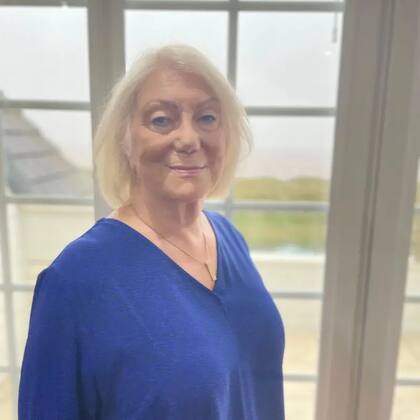 A la edad de 17 años, Carolyn Mercer le contó en secreto a un sacerdote local que se sentía mujer en lugar de hombre