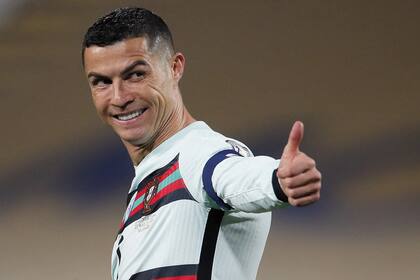 A la espera de conocer su futuro, Cristiano Ronaldo se ubicó en el segundo lugar entre los futbolistas con mayor cantidad de ganancias