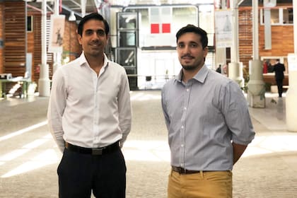 Charly Karamanian (izquierda) y Alejandro Bollana, los emprendedores argentinos ganadores del desafío
