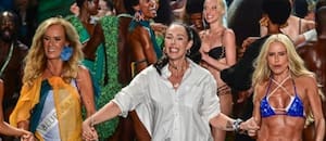 Inspiró un clásico de la música universal y, a los 82 años, volvió a desfilar en traje de baño