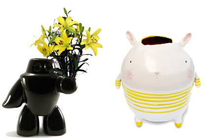 A la izquierda, Florentino, en cerámica negra (Bazar Freak). A la derecha, Osvaldo, el simpático personaje ideado por Miga de Pan (se consigue en STU)