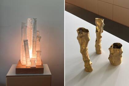 A la izquierda, lámpara GC24, diseño especial para la exhibición en Amigos del Museo de Bellas Artes, realizado por Anita Gil sobre la base de su escultura de papel junto a Ceci Carozza. A la derecha, serie MAAMM de piezas de Dolores Trull.