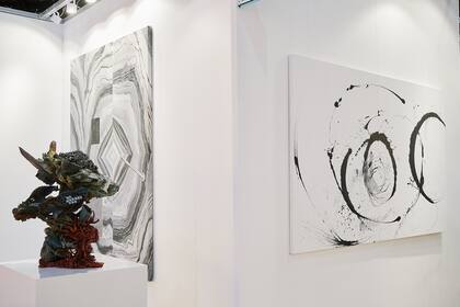 A la izquierda, pintura de Jorge Macchi comprada por Eduardo Costantini