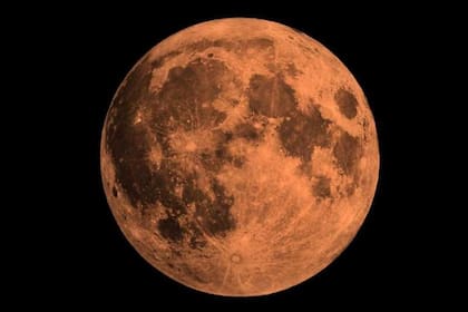 A la luna llena de agosto también se la conoce como "Luna de Esturión"