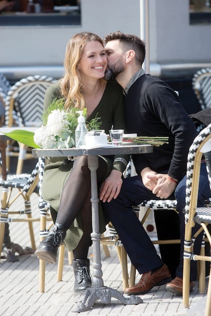 A la pareja le encanta salir a tomar un café en sus ratos libres