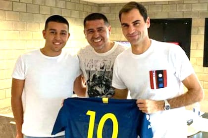 A la tarde, después de su anuncio, Riquelme visitó a Federer en el Parque Roca