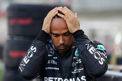 A Lewis Hamilton, el cambio reglamentario que aplica la FIA con las sanciones a los pilotos no lo convence.