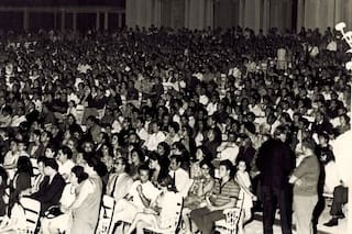Con casi un siglo y medio de historia, el Teatro del Lago busca resurgir desde su islote