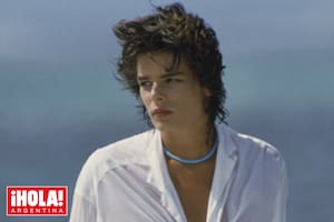 A lo largo de su vida, la princesa se destacó por los radicales cambios de looks a la hora de elegir sus cortes de pelo y cómo llevarlo peinado. Aquí la vemos con la melena corta y sutiles ondas.