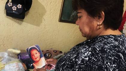 A Lorena le enviaron un mensaje de alguien que había publicado en una página de personas que buscan a sus familias y que decía: "Soy Juana Bernal y busco a mis padres biológicos"