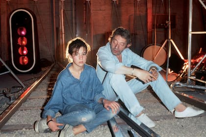 A los 13: rodaje de Lemon Incest junto a su padre, Serge Gainsbourg