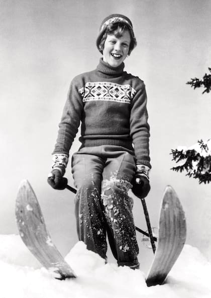 A los 14 años, esquiando durante unas vacaciones familiares en Noruega. Margarita mantuvo la costumbre de ir a esquiar al país vecino durante muchos años.